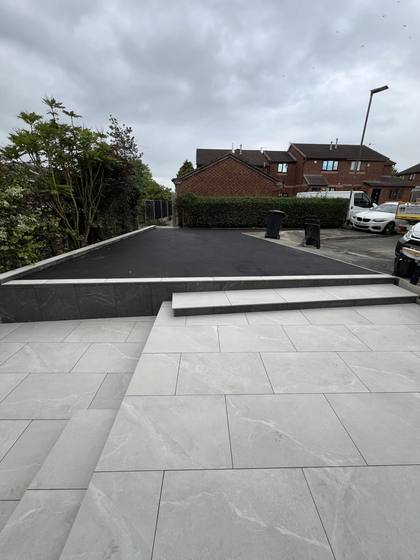Porcelain Patio & Tarmac Driveway